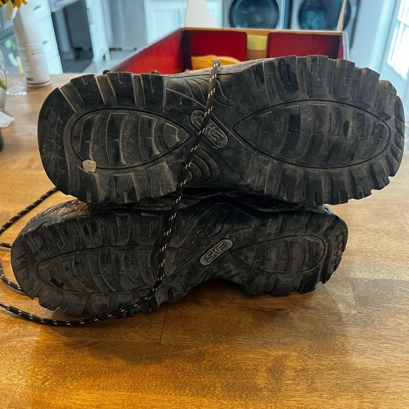 SHE camouflage hunting boots. Worn once - Picture 4 of 6